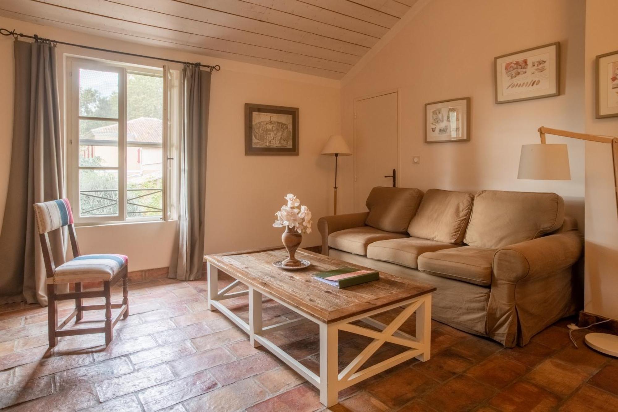 HOTEL DOMAINE DES CLOS - Les Collectionneurs Beaucaire  Extérieur photo